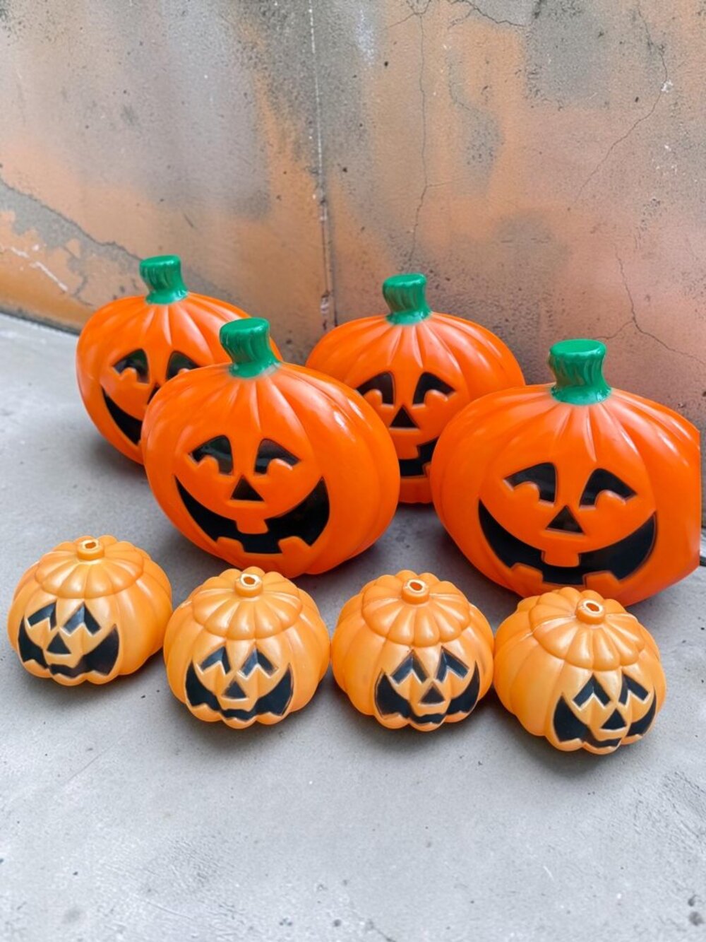 Set Of 8 Plastic blow mold Pumpkin Jack-O-Lantern Decorations Orange & Black Hal